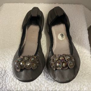 WANTED WOMEN’S EMBELLISHED BALLERINA FLATS